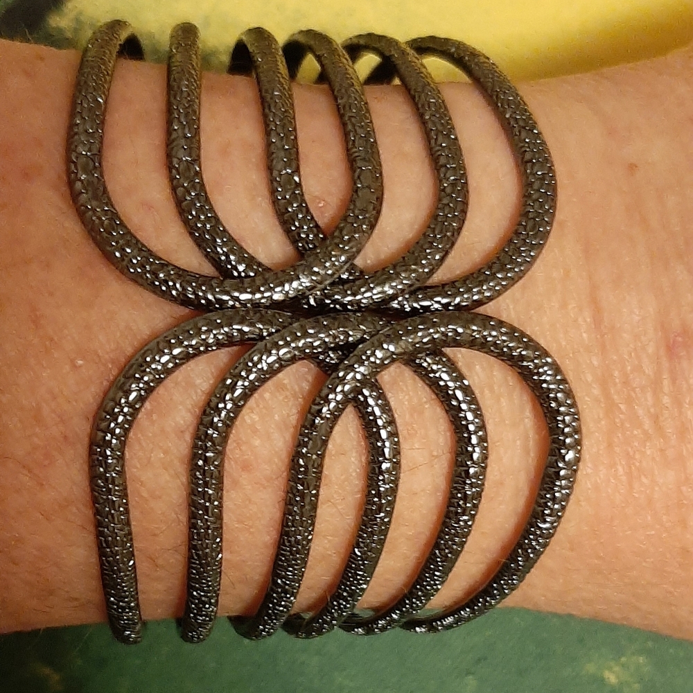 Metallic Dark Gray Textured Hinged Bracelet